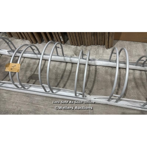 9080 - MOUNTABLE BIKE RACK / APPEARS NEW