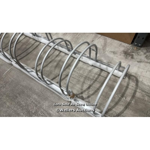 9080 - MOUNTABLE BIKE RACK / APPEARS NEW