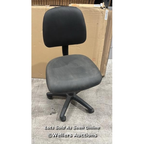 9032 - BLACK OFFICE CHAIR / MINIMAL SIGNS OF USE/ COLLECTION FROM DARTFORD