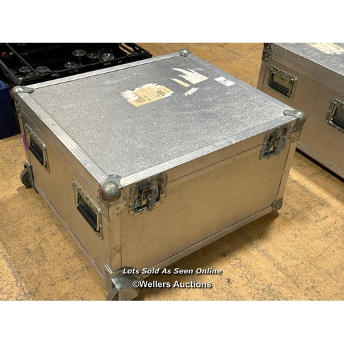 57 - Flight case on wheels, foam insterts, 64cm (h) x 56cm (w) x 37.5cm (d) / Buyer will be responsible f... 