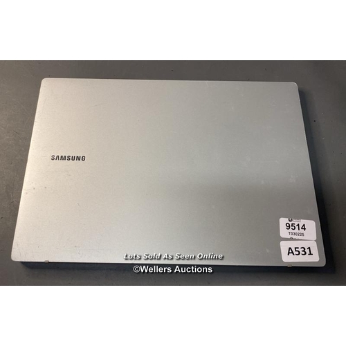 9514 - SAMSUNG GALAXY BOOK GO/ 4GB RAM/ SNAPDRAGON 7C GEN2@2.55GHZ/128 GB HD/ WINDOW 11 / DAMAGE TO STONE