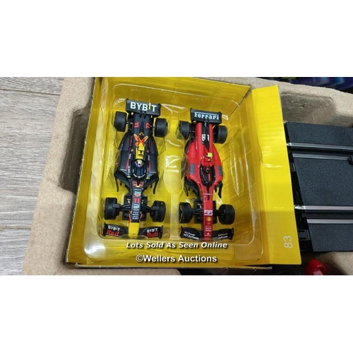 60 - CARRERA GO!!! F1 RACING ARENA WITH F1 RACE CARS - PEREZ AND SAINZ - RRP: 89.98 / SIGNS OF USE / NOT ... 