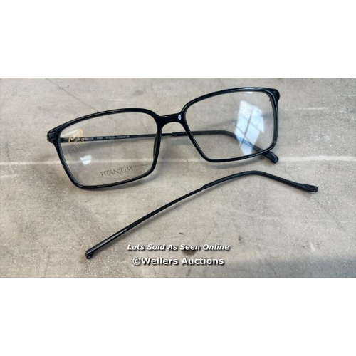 8941 - STEPPER SI 20126 F990 BLACK PLASTIC FRAMES / APPEARS EX-DISPLAY / DAMAGED ARM