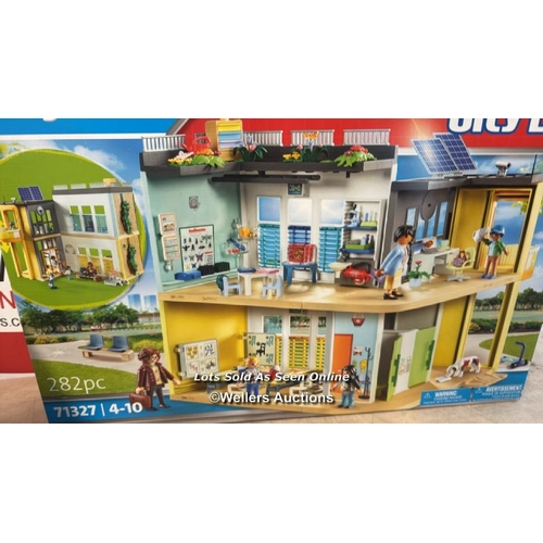 8108 - PLAYMOBIL 71327 CITY LIFE LARGE SCHOOL / NEW & SEALED / RRP: 109.99 / G6