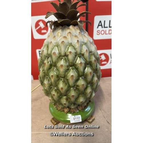 8117 - HOUSE OF HACKNEY ANANAS PINEAPPLE LAMPSTAND NATURAL / APPEARS NEW, WITHOUT BOX / DAMAGED AT THE TOP ... 