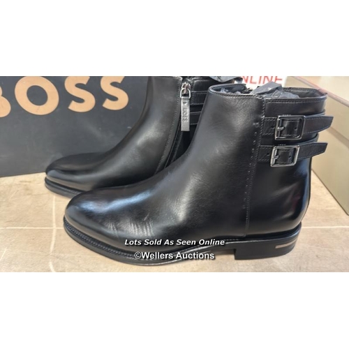 8203 - BOSS TERRY HALB BOOTS - BU001 / UK 8.5 / NEW IN BOX / RRP: 895 / G8