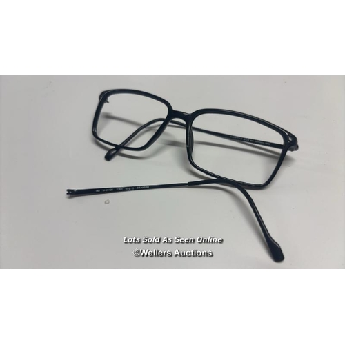 8903 - STEPPER SI 20126 F990 BLACK PLASTIC FRAMES / DAMAGED ARM / SEE IMAGES