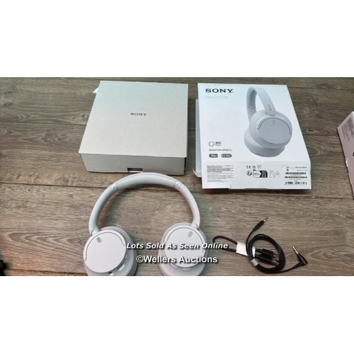 8988 - SONY WHCH720NB NOISE CANCELLING OVEREAR HEADPHONES / MINIMAL IF ANY SIGNS OF USE / POWERS UP / CONNE... 