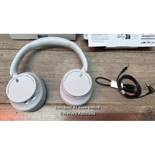 8988 - SONY WHCH720NB NOISE CANCELLING OVEREAR HEADPHONES / MINIMAL IF ANY SIGNS OF USE / POWERS UP / CONNE... 