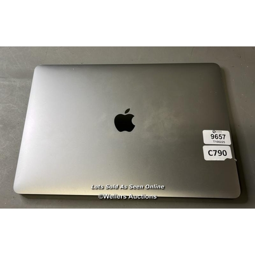 9657 - APPLE MACBOOK AIR 13