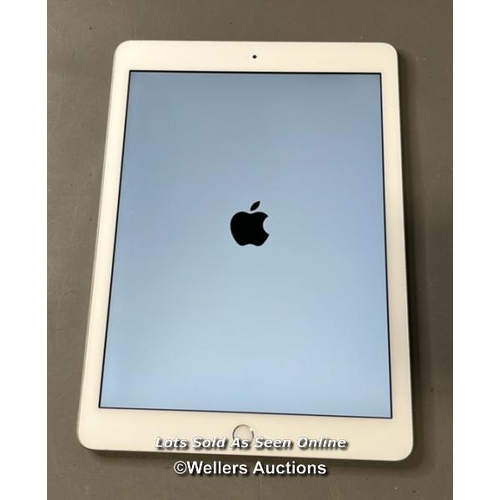 9680 - IPAD 6TH GEN / A1893 / SILVER / 32GB / IMEI-F9FWN7SBJF8K (I-CLOUD UNLOCKED)