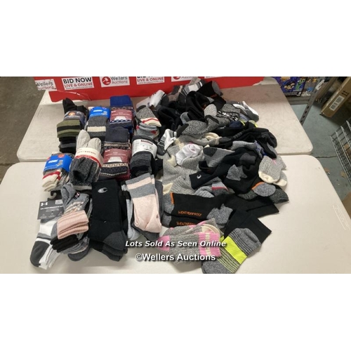 2057 - LARGE QTY OF NEW MIXED SOCKS  / C8