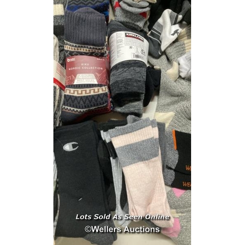 2057 - LARGE QTY OF NEW MIXED SOCKS  / C8