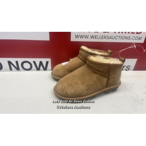 2113 - CHILDRENS NEW KIRKLAND SIGNATURE SHEARLING ANKLE BOOTS / UK 11 / A19