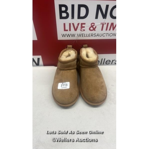 2113 - CHILDRENS NEW KIRKLAND SIGNATURE SHEARLING ANKLE BOOTS / UK 11 / A19