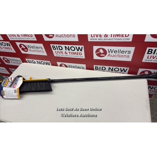 3034 - POWER GRIP BROOM / APPEARS NEW / A14