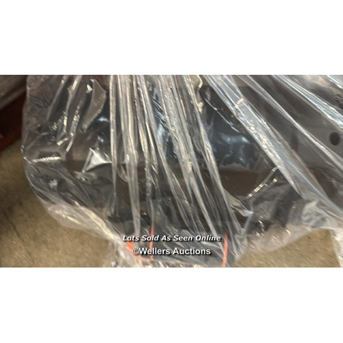 7525 - BAG OF X2 SPEAKERS / T59