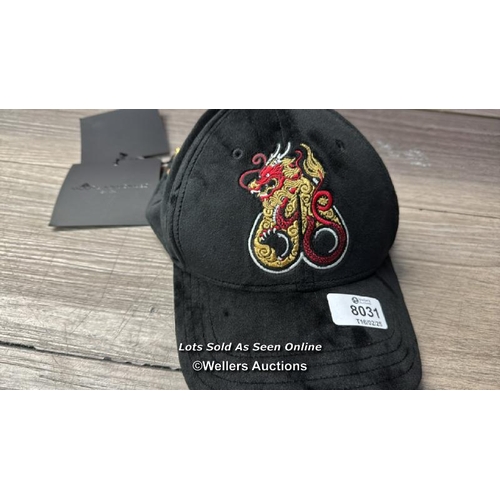 8031 - MOOSE KNUCKLES CAP DRAGON LOGO / BLACK / NEW WITH DAMAGED BUCKLE / RRP: 115 / G83