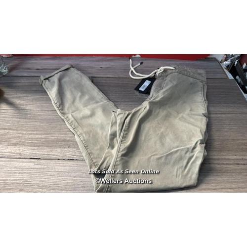 Lot 8027      