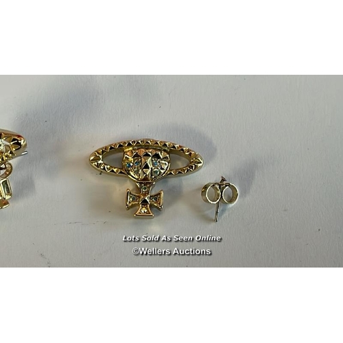 8085 - RRP: 105 - VIVIENNE WESTWOOD EMBELLISHED REINA STUD EARRINGS / GOLD / DAMAGED SEE IMAGES / G25