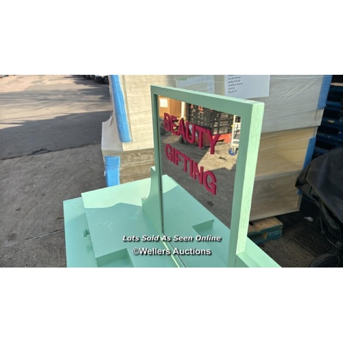 8225 - MINT GREEN DISPLAY UNIT / SEE IMAGES