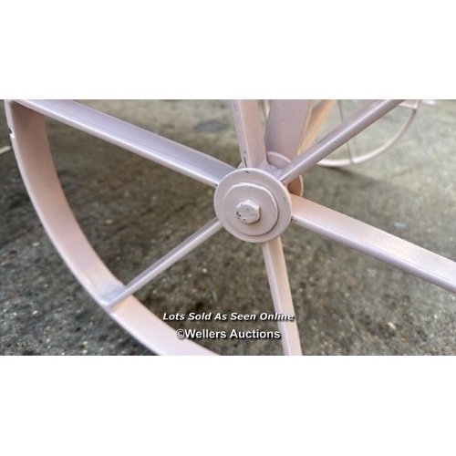 8226 - DISPLAY PINK CART WITH ROOF / SEE IMAGES