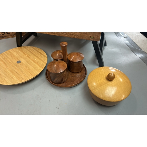 35 - A collection of wooden kitchenware including Alessi serving board and Betula cruet set / T14