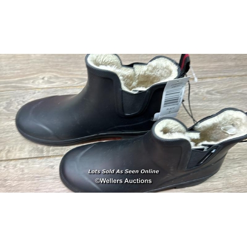 144 - LADIES NEW WEATHERPROOF ANKLE BOOTS / UK 7 / C8 [280830]