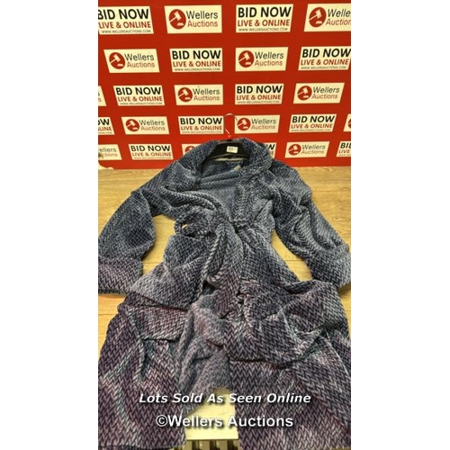 225 - GENTS NEW EDDIE BAUER ROBE / S-M / RAIL [280830]