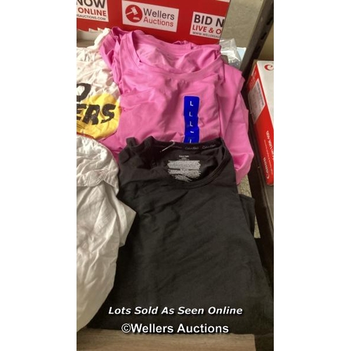 38 - X16 LADIES NEW T-SHIRTS INCL. CHAMPION, LEVIS AND NIKE - MIXED SIZES - SEE IMAGES / C20 [279066]