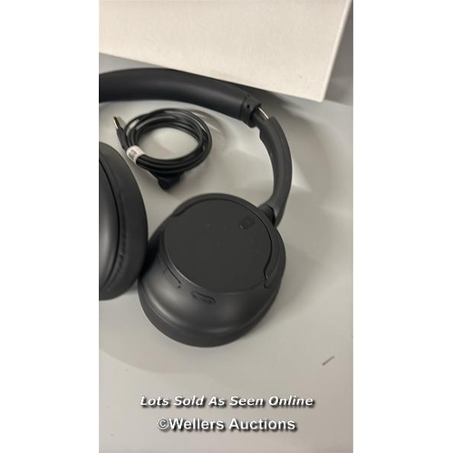 8405 - SONY WHCH720NB NOISE CANCELLING OVEREAR HEADPHONES / POWERS UP, MINIMAL SIGNS OF USE, CONNECTS TO BT... 