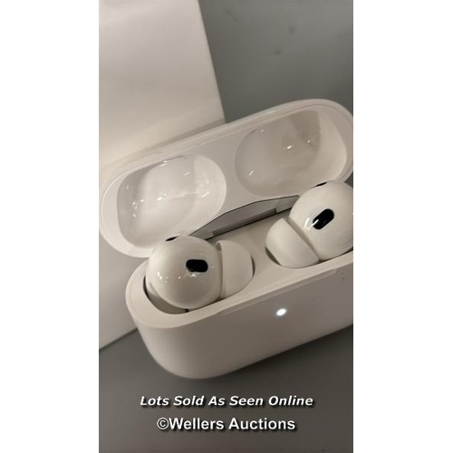 8413 - APPLE AIRPODS PRO (2ND GENERATION)(USB-C), MTJV3ZM/A / POWERS UP, MINIMAL SIGNS OF USE, CONNECTS TO ... 