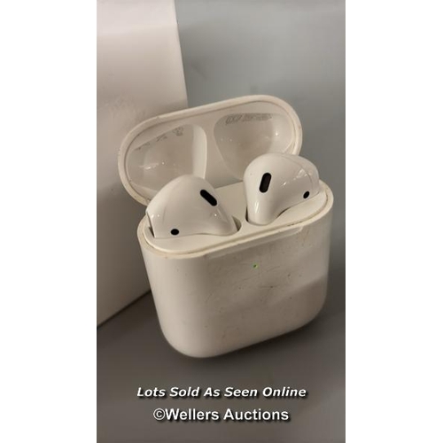 8415 - APPLE AIRPODS / 2ND GEN / WITH CHARGING CASE / MV7N2ZMA / POWERS UP, MINIMAL SIGNS OF USE, CONNECTS ... 