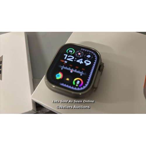 8440 - APPLE WATCH ULTRA 2 GPS + CELLULAR /49MM TITANIUM CASE / GREEN / GREY BAND / MRF33B/A / APPEARS NEW ... 