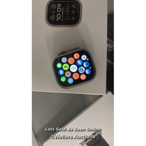 8440 - APPLE WATCH ULTRA 2 GPS + CELLULAR /49MM TITANIUM CASE / GREEN / GREY BAND / MRF33B/A / APPEARS NEW ... 