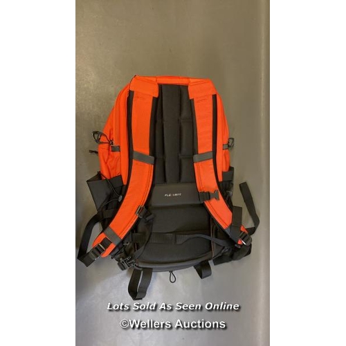 9666 - THE NORTH FACE FLEXVENT BACKPACK