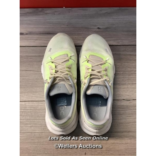 8055 - RRP: 150 - ON RUNNING CLOUDTILT / US 8.5 / LIME  IVORY / SIGNS OF USE