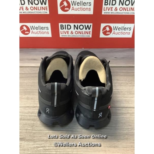 8057 - RRP: 160 - ON RUNNING B CLOUD 5 WATERPROOF 7.5 002 BLACK / MINMAL SIGNS OF USE