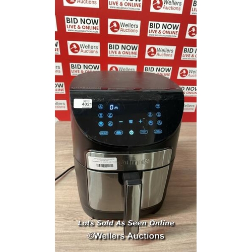 4021 - GOURMIA 6.7L DIGITIAL AIR FRYER / POWERS UP / SIGNS OF USE / SEE IMAGES / E25