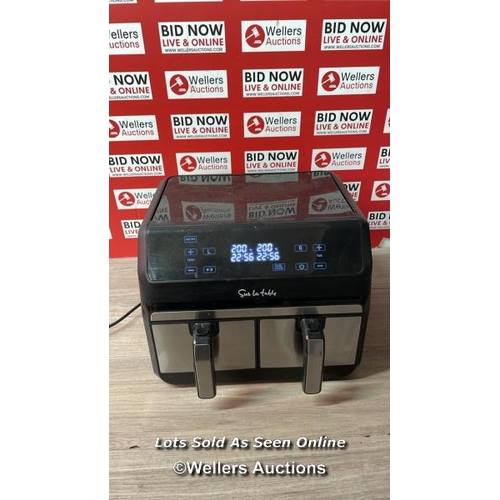 4028 - SUR LA TABLE AIR FRYER WITH X2 3.8L DRAWERS / POWERS UP / SIGNS OF USE / SEE IMAGES / E17