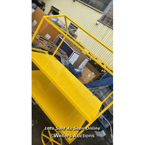 4993 - YELLOW GIFTING CART