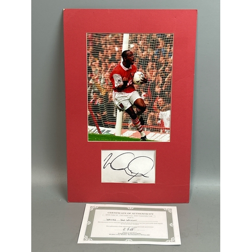 37 - Football - Ian Wright signature with photo, mounted with C.O.A. / AN20