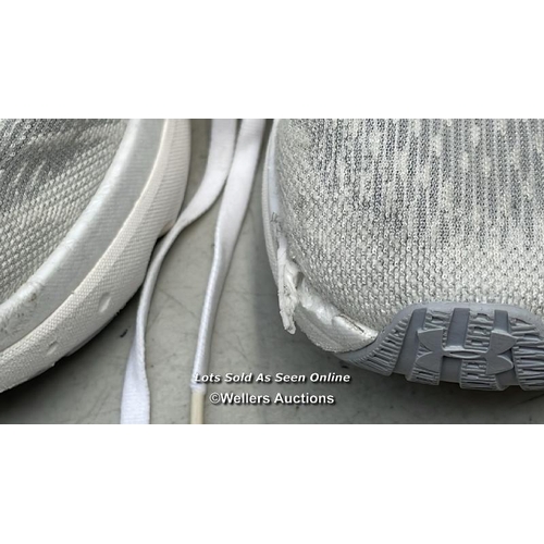 8160 - UNDER ARMOUR INFINITE PRO COOL DOWN TRAINERS / UK 7.5 / MINOR IMPERFECTION ON LEFT FOOT / G64