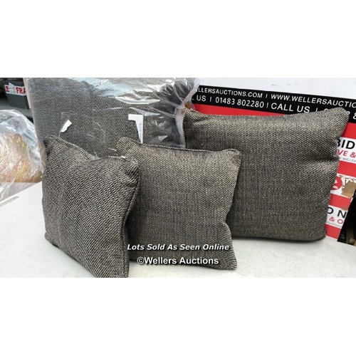 8163 - DANIEL JAMES FURNISHINGS SET OF CUSHIONS / APPEARS NEW / SEE IMAGES / G32
