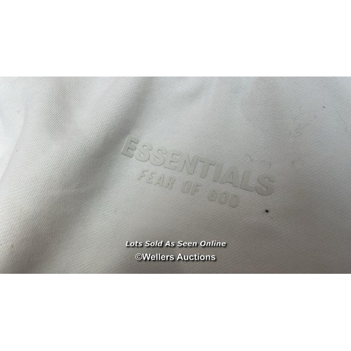 8172 - RRP: 74.95 - FEAR OF GOD ESSENTIALS LOGO LONG SLEEVE CREWNECK SWEATSHIRT / 12 / CLOUD DANCER / MINIM... 