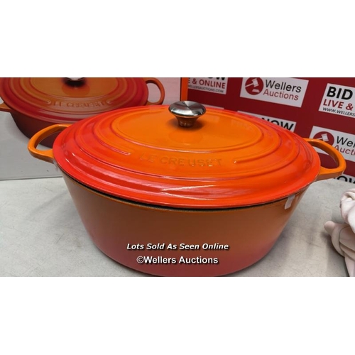 8174 - RRP: 560 - LE CREUSET IRON OVAL CASSEROLE DISH / 40CM  / VOLCANIC / APPEARS NEW  / G61