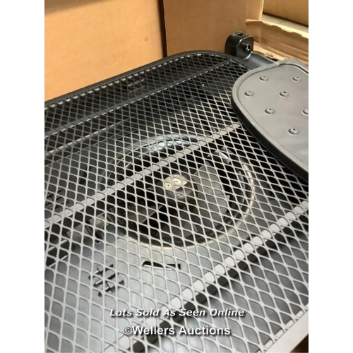 8177 - RRP: 1,999 - LAURASTAR SMART U IRONING SYSTEM / APPEARS NEW DAMAGED BOX / NOT FULLY CHECKED / H100