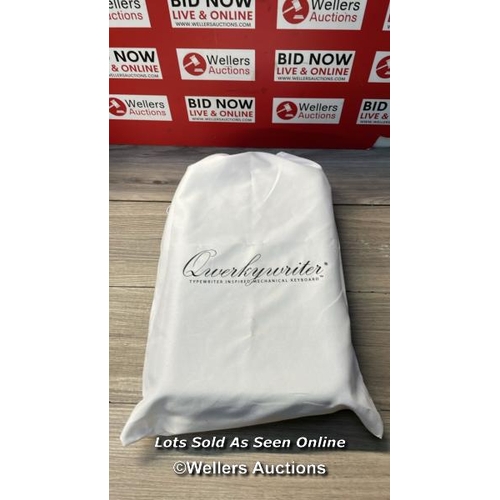 8234 - RRP: 129 - QWERKYTOYS CARRYING CASE / APPEARS NEW DAMAGED BOX / G69