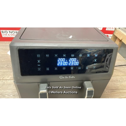 8271 - SUR TABLE AIR FRYER NEW 2 IN 1 / POWERS UP / SIGNS OF USE / C43