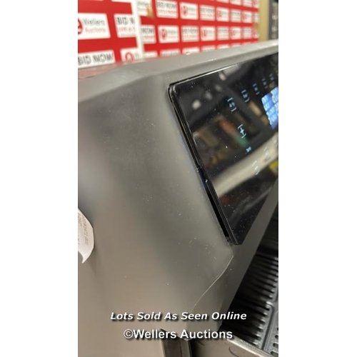 8271 - SUR TABLE AIR FRYER NEW 2 IN 1 / POWERS UP / SIGNS OF USE / C43